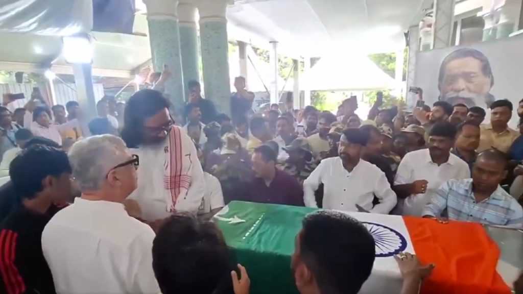 শিবু সোরেনকে শেষ শ্রদ্ধা জানাতে ঝাড়খণ্ডে তৃণমূলের প্রতিনিধি দল