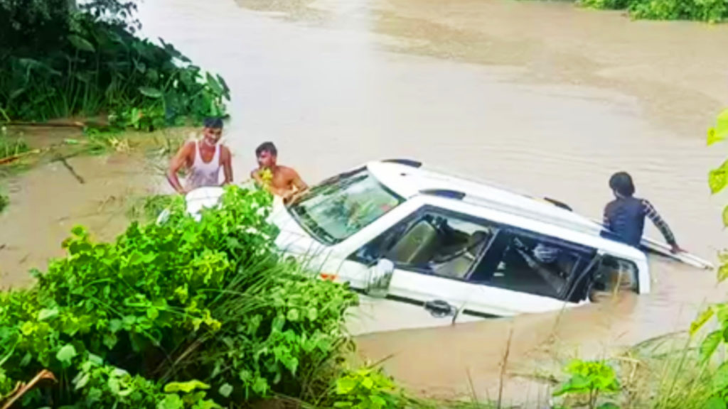ভয়াবহ গাড়ি দুর্ঘটনা উত্তরপ্রদেশে, মৃত তিন শিশু সহ অন্তত ১১