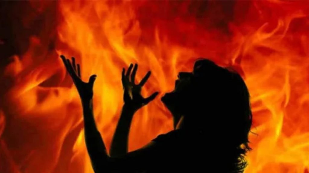 বালেশ্বর, পুরীর পর ফের ডবল ইঞ্জিন ওড়িশায় গায়ে আগুন দিয়ে আত্মঘাতী তরুণী