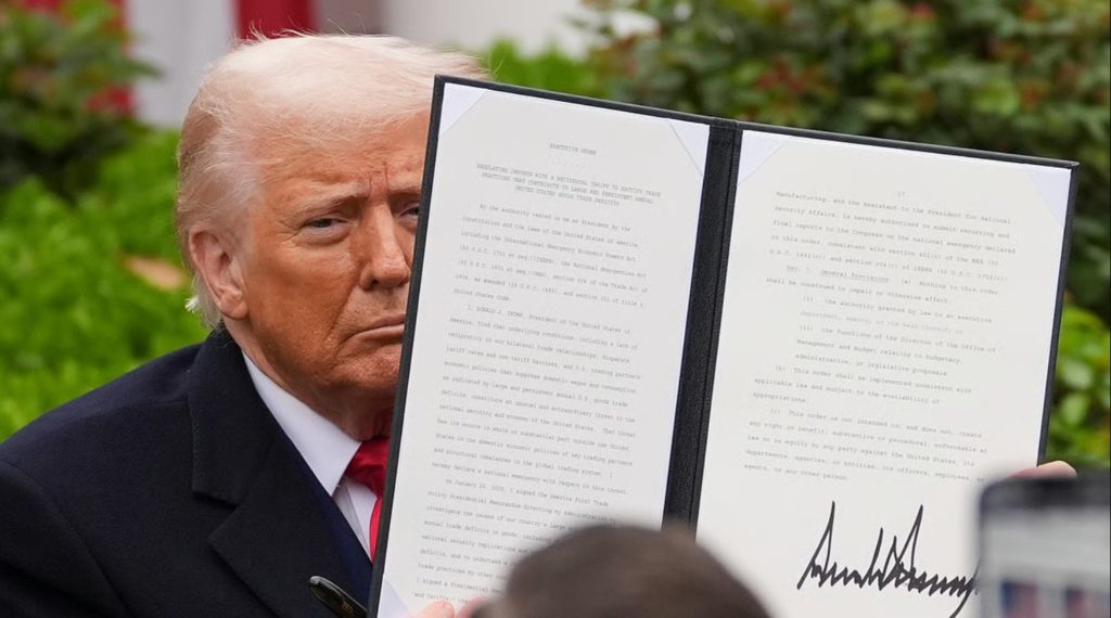 Trump tariffs: নিজের দেশেই কোণঠাসা ট্রাম্প! একাধিক শুল্ককে বেআইনি ঘোষণা আদালতের