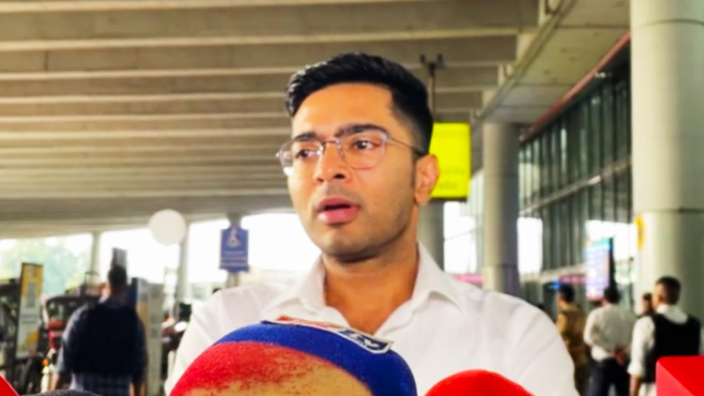 SIR ইস্যুতে তীব্র আক্রমণ অভিষেকের, লক্ষ বাঙালি নিয়ে কমিশন ঘেরাওয়ের হুঁশিয়ারি