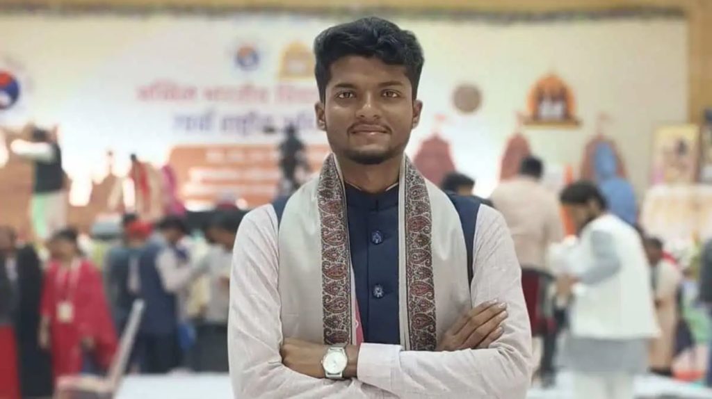 ডবল ইঞ্জিন ওড়িশায় ছাত্রীর আত্মহত্যার ঘটনায় গ্রেপ্তার ABVP নেতা