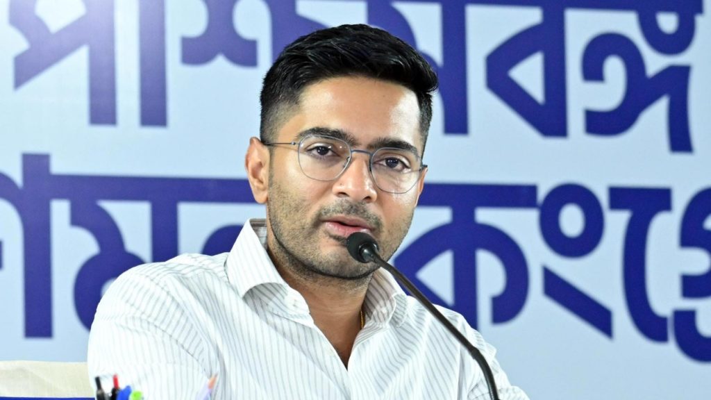 NREGA-র বকেয়া না মেটালে পুজোর পর দিল্লিতে আন্দোলন, হুঁশিয়ারি অভিষেকের