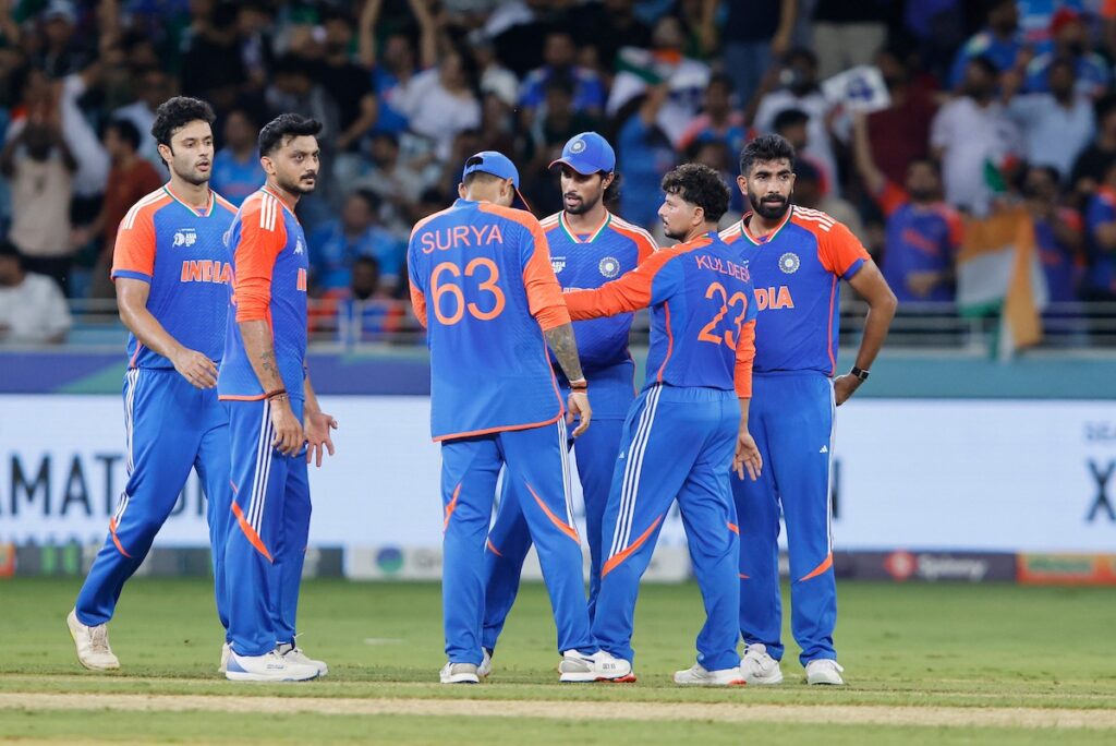 ভারতীয় স্পিনারদের Operation Sindoor! ঘূর্ণিতে ৯ উইকেট খুইয়ে ১২৭-এ থামল পাকিস্তান