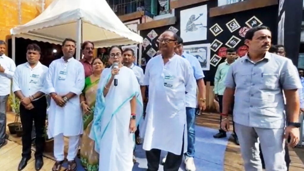 জমা জলে বিদ্যুৎস্পৃষ্ট হয়ে মৃতদের পরিবারের জন্য আর্থিক সাহায্য ও চাকরির ঘোষণা মমতার