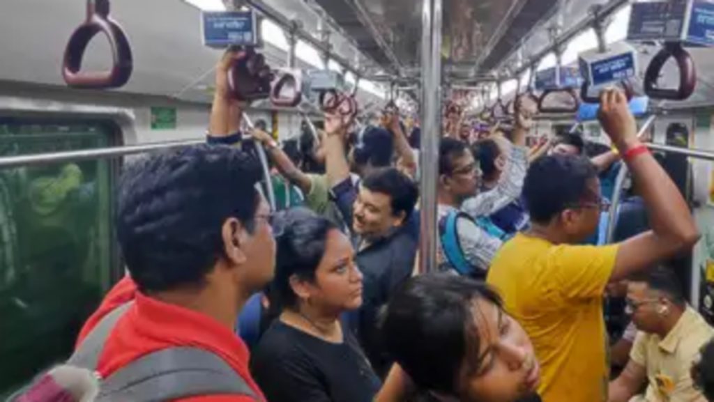 টালিগঞ্জ থেকেই ফিরবে ৩২টি মেট্রো, পুজোর আগে ফের যাত্রী ভোগান্তির আশঙ্কা