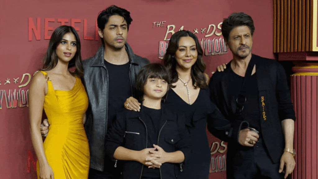 আরিয়ান খানের প্রথম পরিচালনা,শাহরুখ পরিবারের সঙ্গে ঝলমলে প্রিমিয়ার নাইট