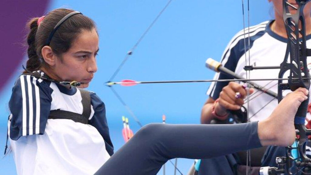 Sheetal Devi: দেশের জন্য তীরন্দাজিতে সোনা জিতলেন অষ্টাদশী প্যারা-আর্চার শীতল দেবী