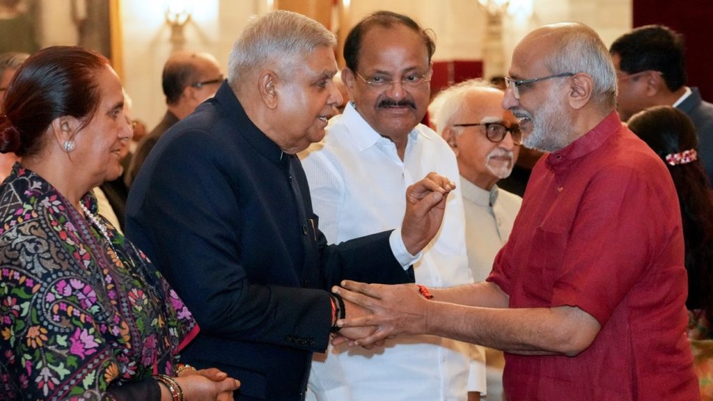 উপ রাষ্ট্রপতি পদে শপথ নিলেন CP Radhakrishnan, অন্তরাল পর্ব কাটিয় হাজির ধনখড়ও