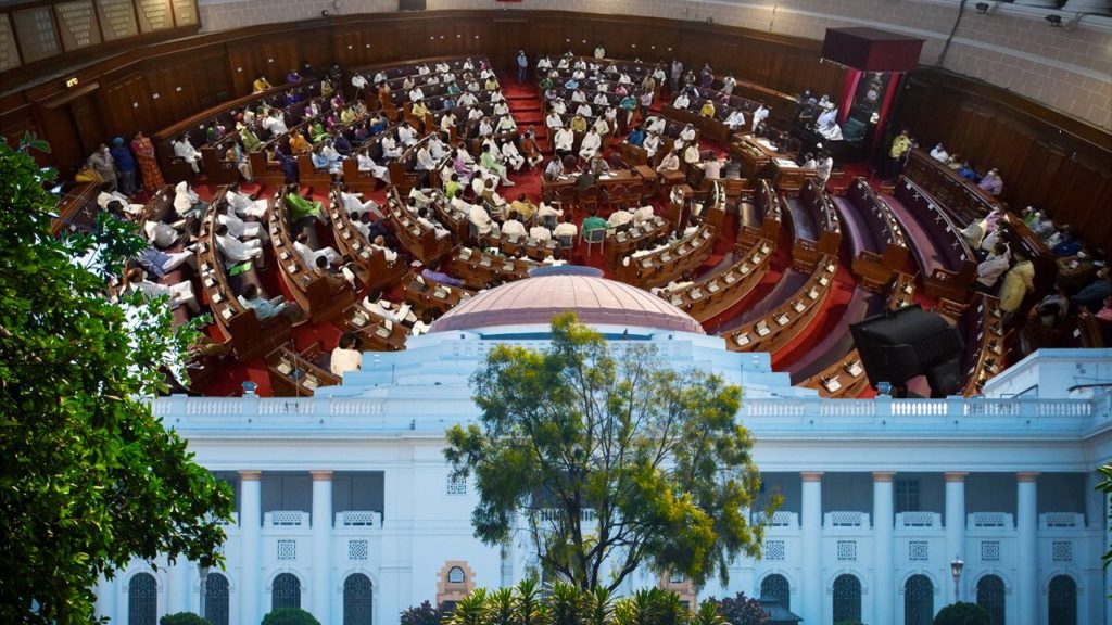 WB Assembly: ভিনরাজ্যে বাঙালি নির্যাতন ইস্যুতে বিধানসভায় নিন্দা প্রস্তাব, বিশেষ অধিবেশনে দুই দিনের আলোচনা