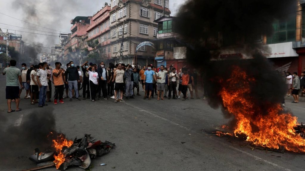 ছাত্র-যুব বিদ্রোহে উত্তাল নেপাল, বিবৃতিতে কী জানাল ভারতের বিদেশ মন্ত্রক?