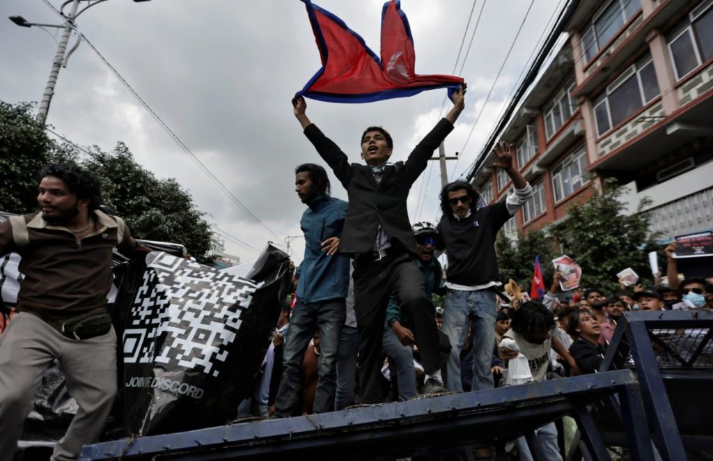 Nepal GenZ Protests: তরুণদের কণ্ঠে নতুন সংবিধানের দাবি, বাংলাদেশের কায়দায় অন্তর্বর্তী সরকারের সম্ভাবনা