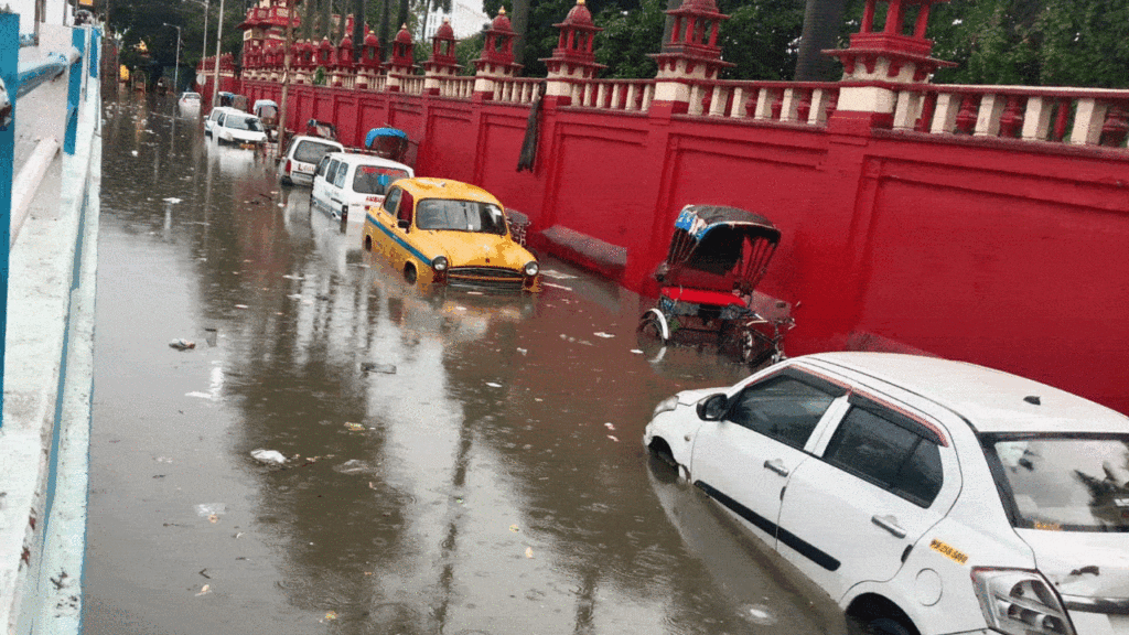 ৩৯ বছরে একদিনের রেকর্ড বৃষ্টি কলকাতায়, তথ্য প্রকাশ মৌসম ভবনের