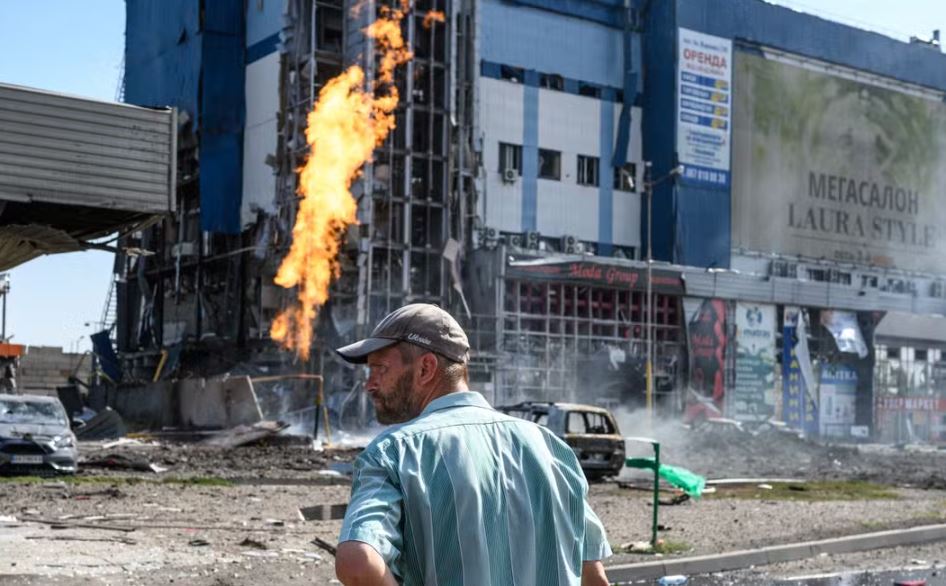 চরমে Ukraine-Russia WAR, রবিবার ইউক্রেনের একাধিক সরকারি ভবনে হামলা চালাল মস্কো