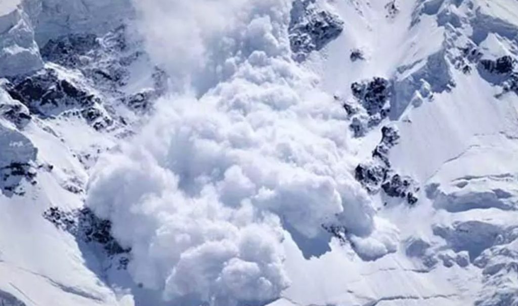 Siachen Base Camp: সিয়াচেনে তুষারধস, শহিদ ৩ সেনা, আরও প্রাণহানির আশঙ্কা