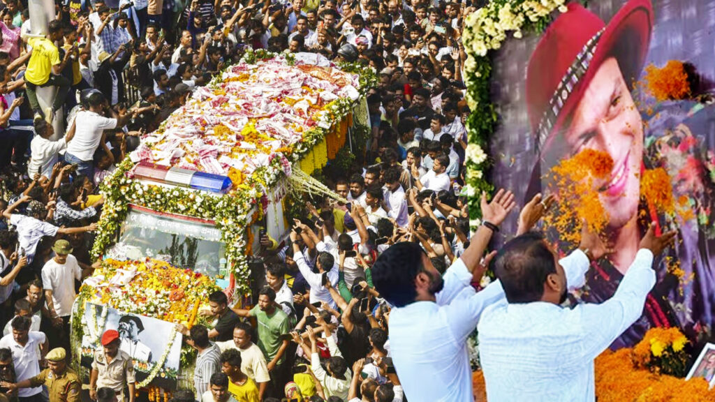 ‘জয় জুবিনদা’ ধ্বনি দিয়ে প্রিয় গায়ককে চির বিদায় জনাচ্ছেন হাজার হাজার জুবিন ভক্ত