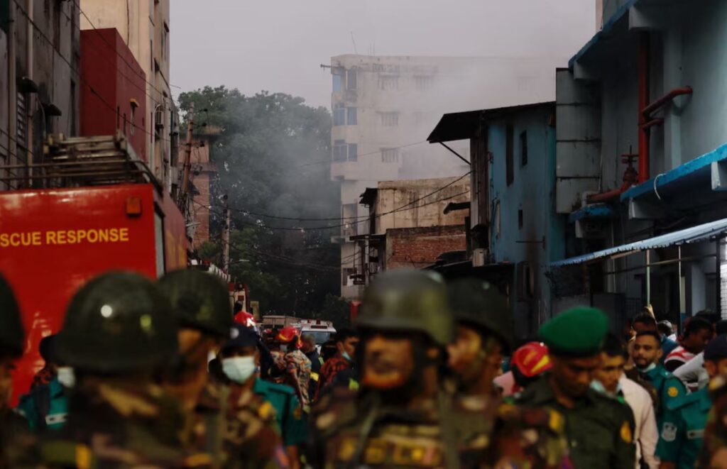 Bangladesh: ঢাকায় পোশাক কারখানা ও রাসায়নিক গুদামে ভয়াবহ আগুন, মৃত অন্তত ১৬