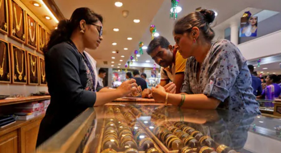 দীপাবলির আগে ফের বাড়ল সোনা-রুপোর দাম, চিন্তায় মধ্যবিত্ত