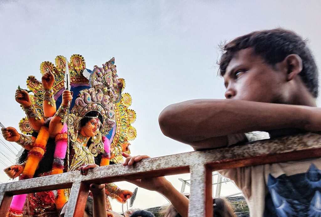 দশমীর দিন বিদায়ের শোকের মাঝেও কেন বলা হয় ‘শুভ বিজয়া’?
