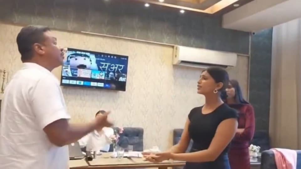 Uttarakhand: ঋষিকেশে ফ্যাশন শোয়ে হস্তক্ষেপ আরএসএস-ঘনিষ্ঠ সংগঠনের