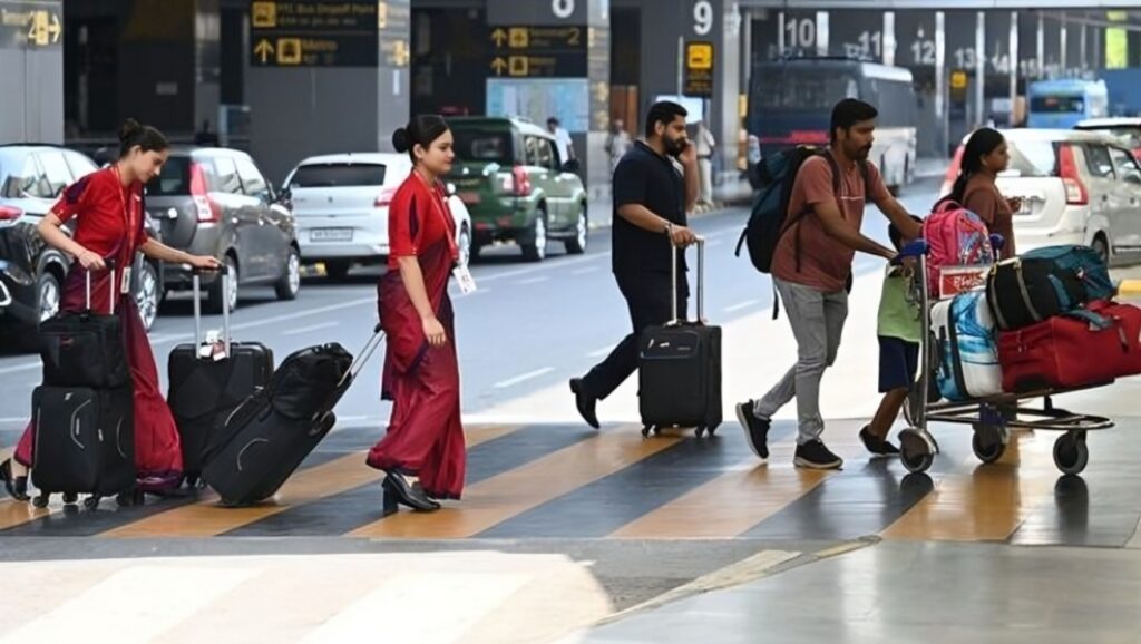 আকাশছোঁয়া কলকাতায় আসার বিমান টিকিটের মূল্য! কালীপুজোয় বাড়ি ফিরবে না বাঙালি?