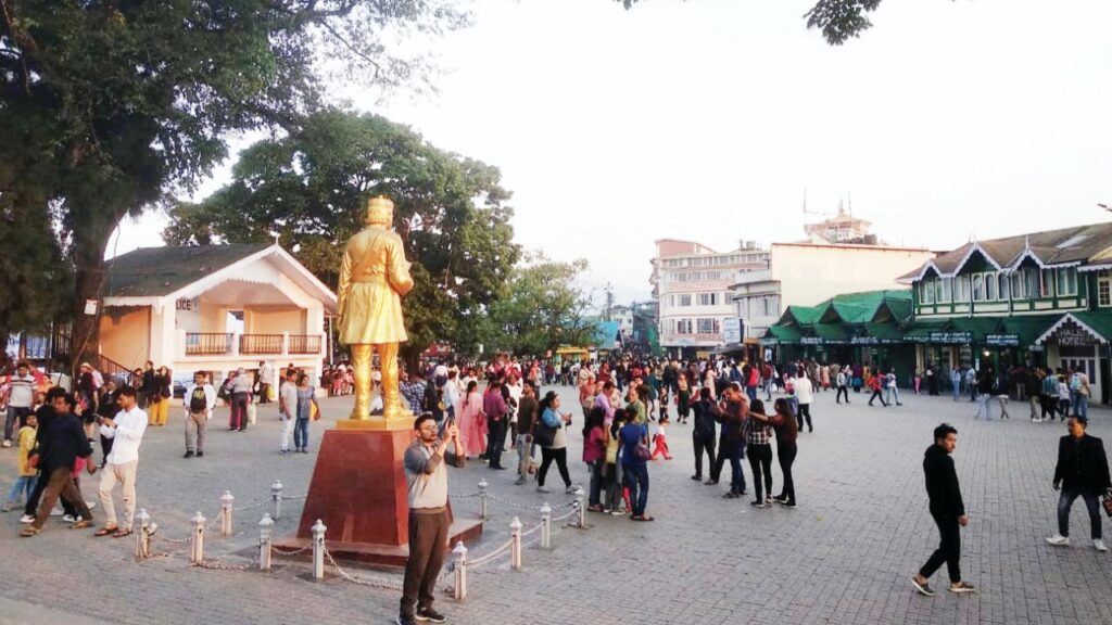 পাহাড়ে বাড়ছে পর্যটকদের ভিড়, ছন্দে ফিরছে উত্তরবঙ্গ