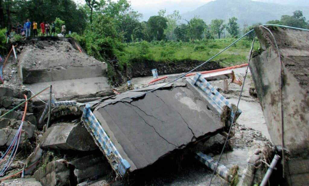 মরার ওপর খাঁড়ার ঘা! দার্জিলিংয়ে আরও ভয়াবহ দুর্যোগ আসছে?