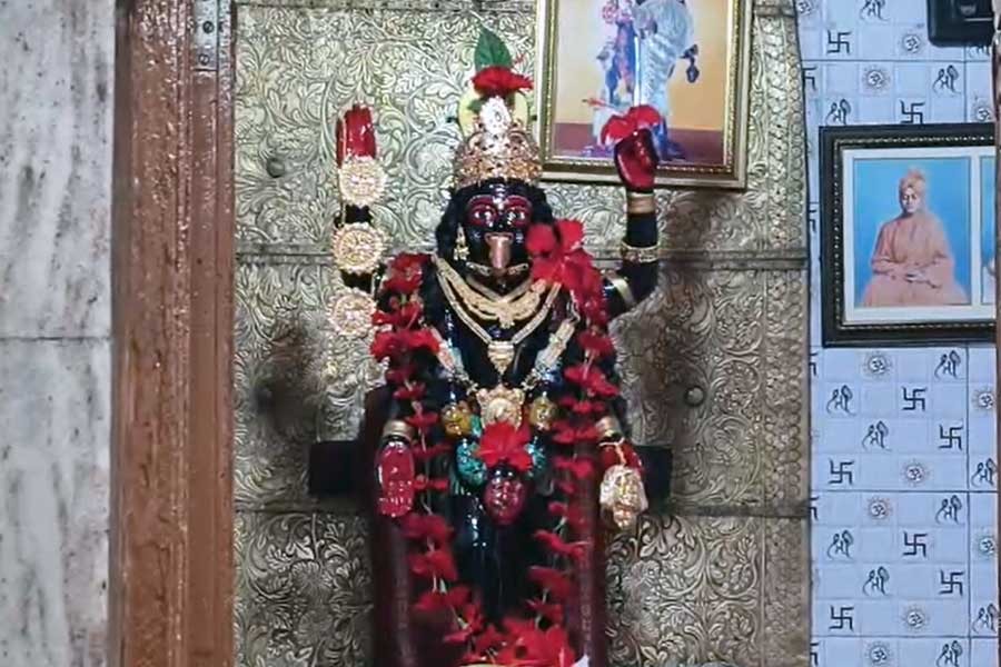 সিমলাগড়ের দক্ষিণাকালী: নরবলির জায়গায় এখন পোনা মাছের ভোগ, ৫০০ বছরের সাধনার কেন্দ্র আজও জাগ্রত