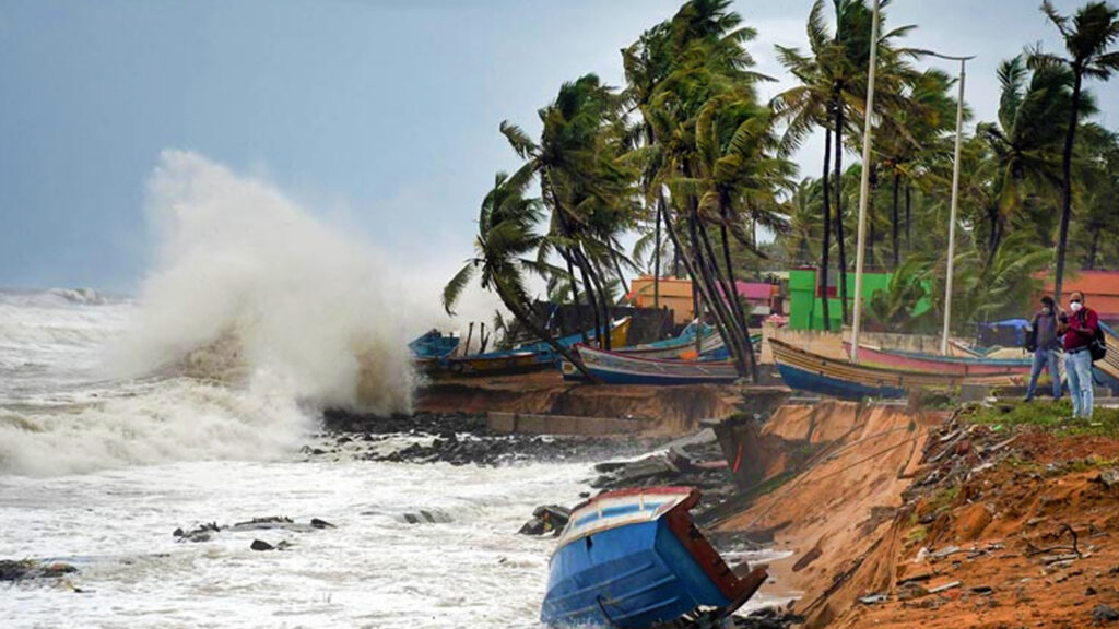 ধেয়ে আসছে ঘূর্ণিঝড় ‘মান্থা’! কতটা প্রভাব পড়বে বঙ্গে?