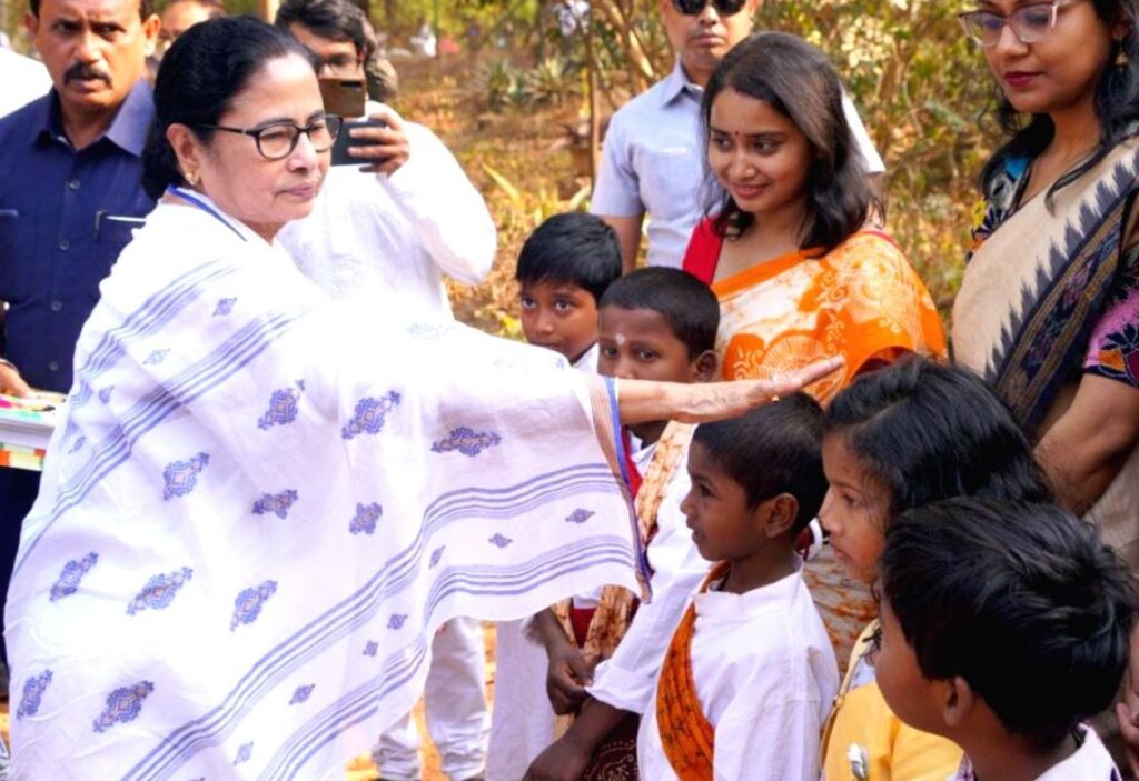 উত্তরবঙ্গের বিপর্যয়ে ক্ষতিগ্রস্ত ১৭৩টি স্কুল, পুজোর ছুটিতেই মেরামতের নির্দেশ মুখ্যমন্ত্রীর