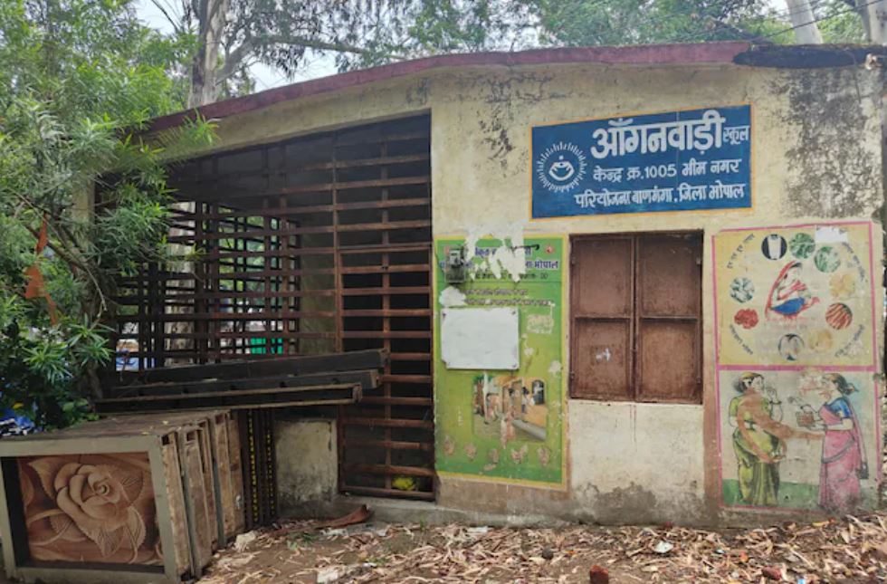 BJP শাসিত মধ্যপ্রদেশে ‘সক্ষম অঙ্গনওয়াড়ি’: LED TV আছে, বিদ্যুৎ নেই – ফিল্টার আছে, জল নেই!