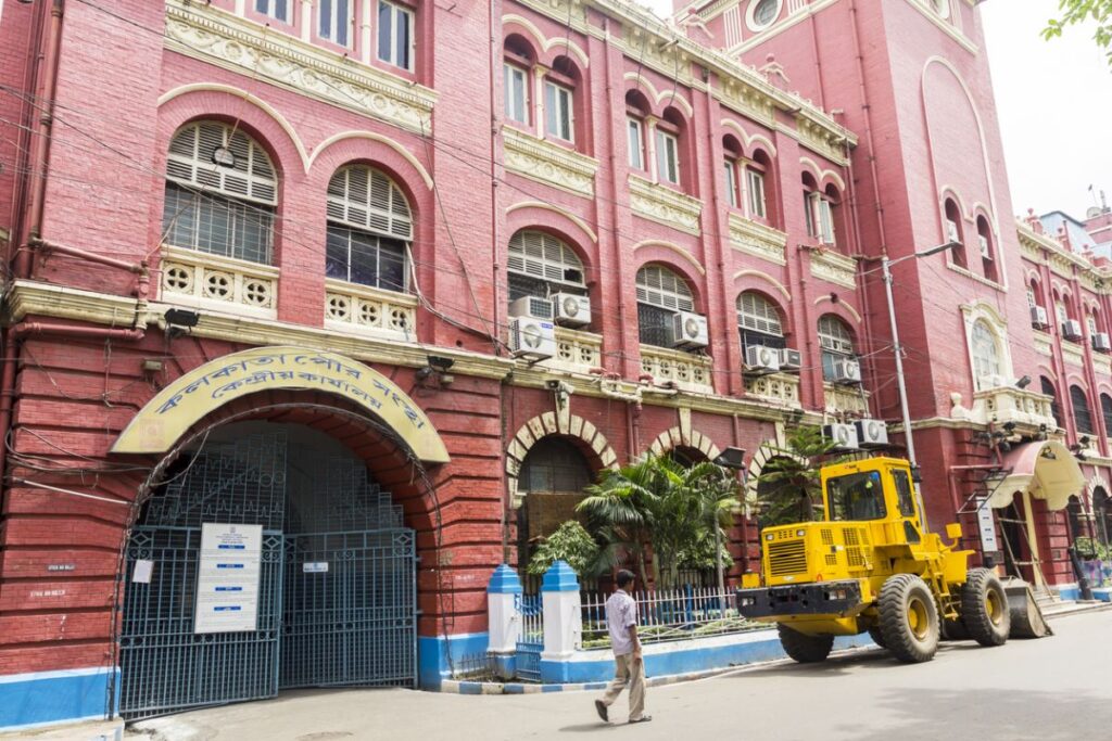 শুকনো-ভেজা আবর্জনা আলাদা করাতে ‘সং থেরাপি’ প্রয়োগ করবে কলকাতা পুরসভা