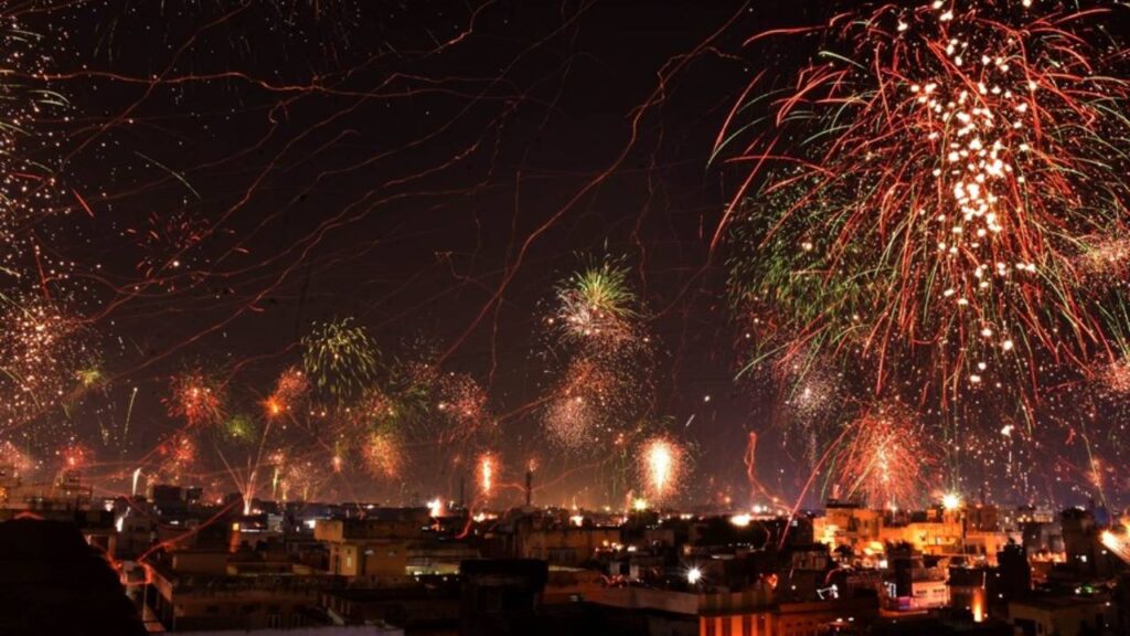 কালীপুজো-দিওয়ালিতে কলকাতার বায়ুদূষণ নিয়ন্ত্রণে কন্ট্রোলরুম, রাজ্যজুড়ে চলছে নজরদারি