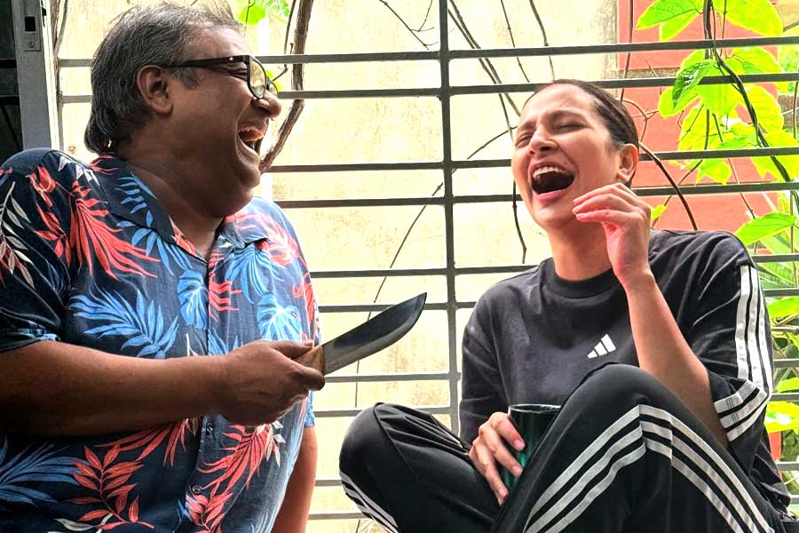 “হাসতে হাসতে খুন করে দেবো”, কেন এমন পোস্ট করলেন শুভশ্রী? শুরু জল্পনা