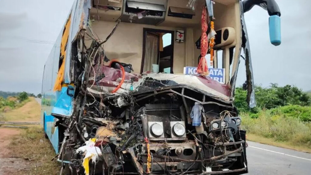 ওড়িশার বালাসোরে ট্রাকের সঙ্গে যাত্রীবাহী কলকাতাগামী বাসের সংঘর্ষ, মৃত অন্তত দুই