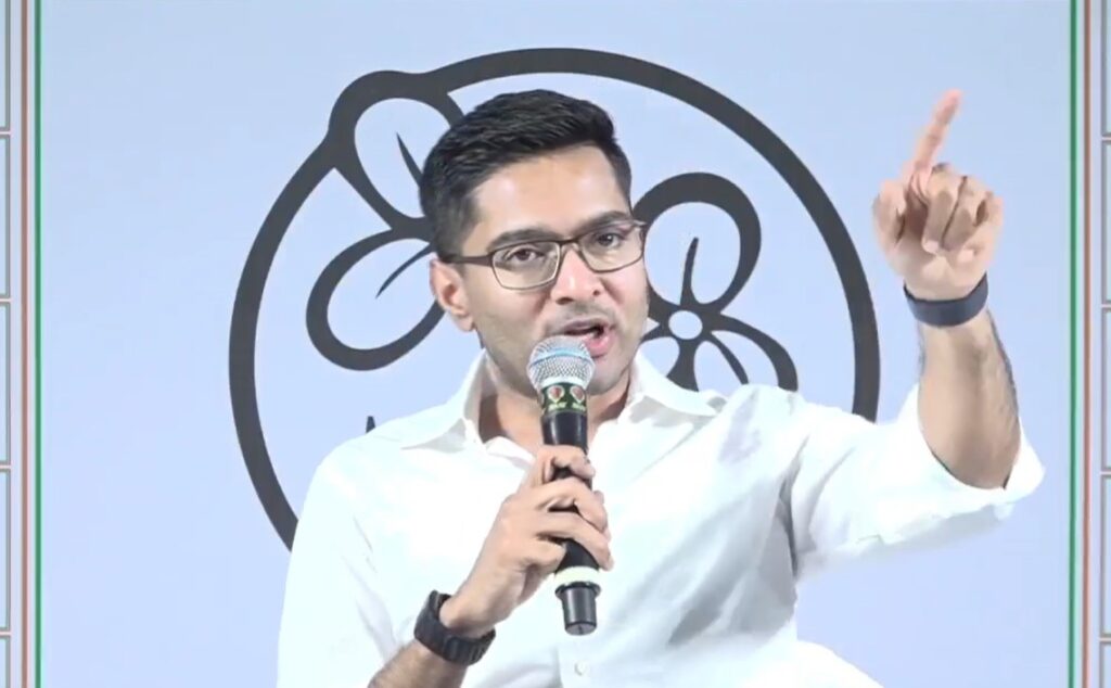 “একটা বৈধ ভোটারের নাম বাদ গেলে ১ লক্ষ লোক নিয়ে কমিশন ঘেরাও”, SIR নিয়ে বিস্ফোরক অভিষেক