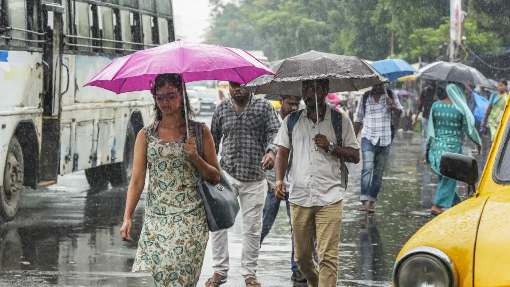 Weather Update: জেনে নিন কেমন থাকবে আজকের আবহাওয়া