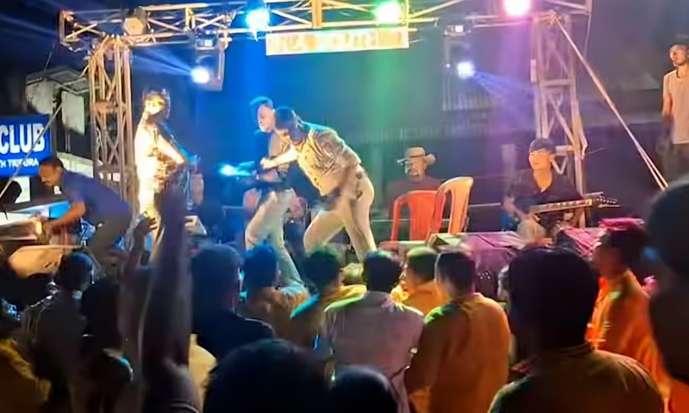 বিজেপি শাসিত ত্রিপুরায় কালো দিন! দায়িত্ব পালন করতে গিয়ে ক্লাব সদস্যদের হাতে মার খেলেন ওসি