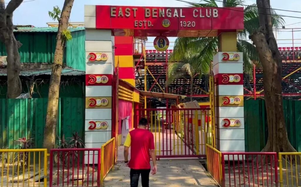 ডার্বি হারের পর ইস্টবেঙ্গলে চরম গৃহযুদ্ধ, দায়িত্ব ছাড়লেন গোলকিপার কোচ সন্দীপ নন্দী