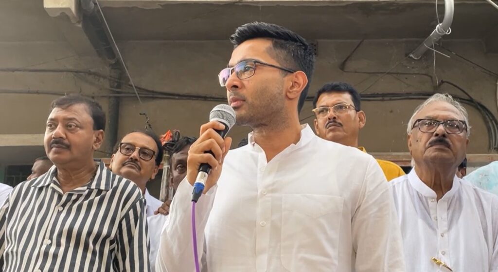 SIR আতঙ্কে বাংলায় প্রথম বলি, প্রদীপ করের বিচারের দাবিতে সরব অভিষেক