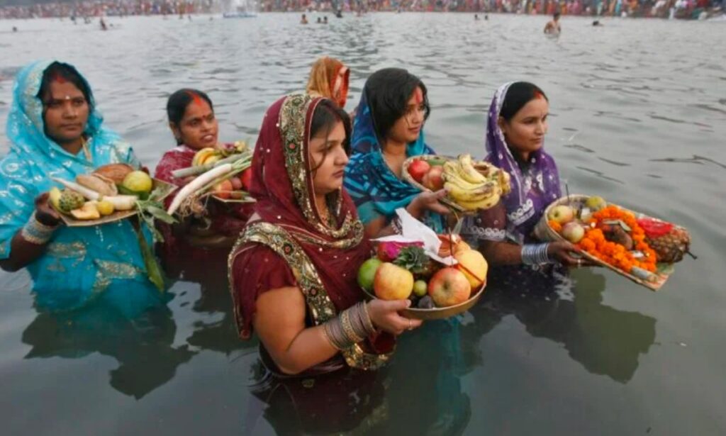 ছট পুজো কেন পালন করা হয়? জানুন এই প্রাচীন ব্রতের ঐতিহাসিক ও ধর্মীয় গুরুত্ব
