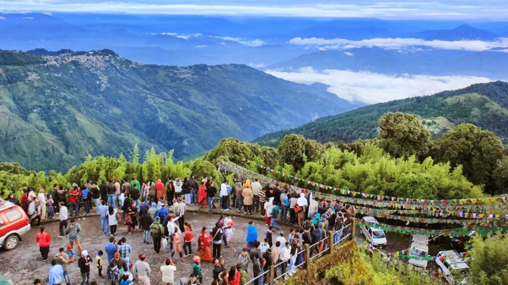 পর্যটকদের জন্য খুলে গেল টাইগার হিল-সান্দাকফু, ছন্দে ফিরছে পাহাড়