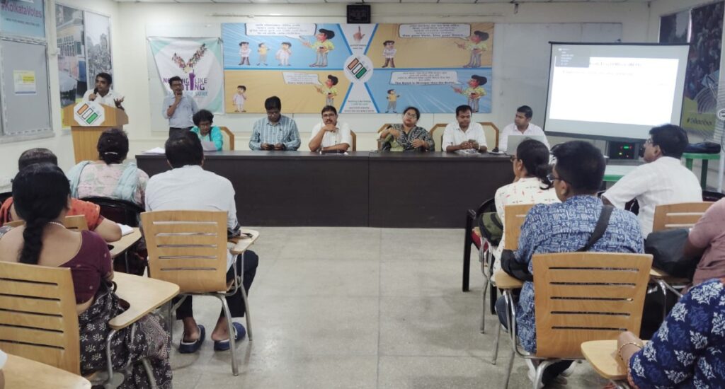 বৃহস্পতিবার ১২টার মধ্যে BLO-দের কাজে যোগের নির্দেশ, না মানলে সাসপেন্ড করবে কমিশন!