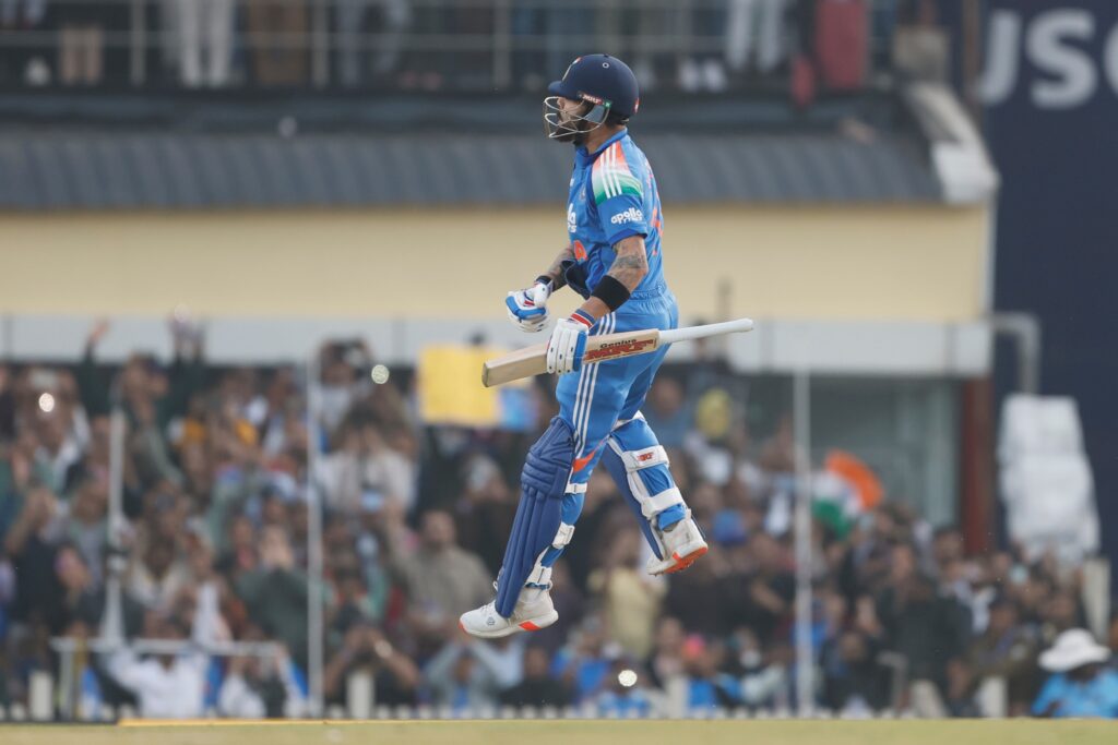 রাঁচিতে কিং শো! ৫২-তম সেঞ্চুরি করলেন বিরাট