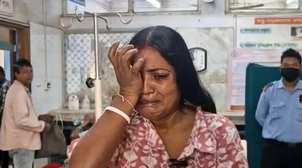 বুকে ব্যথা, অসুস্থ শরীর! SIR-এ কাজের চাপে হাপুস নয়নে কান্না বাঁকুড়ার মহিলা BLO-র