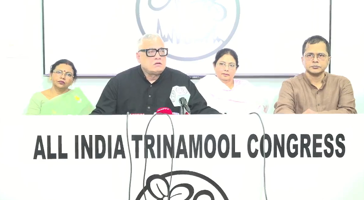 এখন‌ও ৫ প্রশ্নে নিরুত্তর কমিশন! শুক্রে বৈঠকের সম্পূর্ণ প্রতিলিপি প্রকাশের দাবি তৃণমূলের