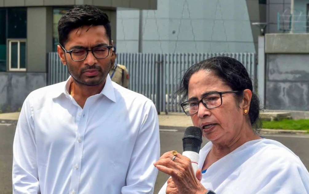 SIR-বিরোধী আন্দোলনের ঝাঁঝ বাড়াচ্ছে তৃণমূল, মঙ্গলে পথে মমতা-অভিষেক