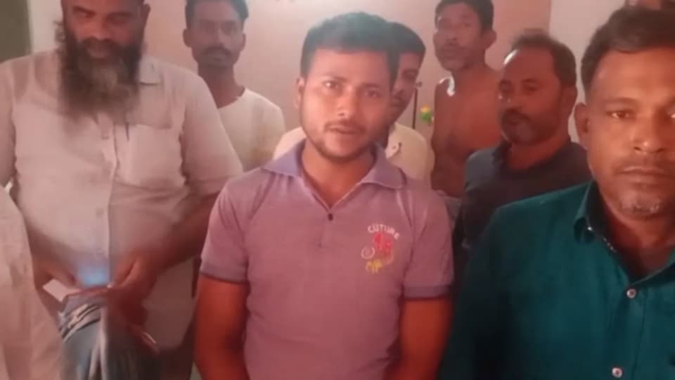 ওড়িশায় আটক বাংলার ১০ পরিযায়ী শ্রমিক, ‘বাংলাদেশি’ তকমায় হেনস্থার অভিযোগ পুলিশের বিরুদ্ধে