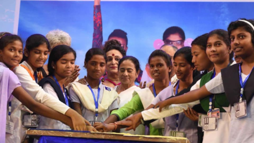 নারী ক্ষমতায়নে অগ্রণী মমতা, দেশে মহিলা সংরক্ষণ আইনের বাস্তবায়নে উদাসীন কেন্দ্র!