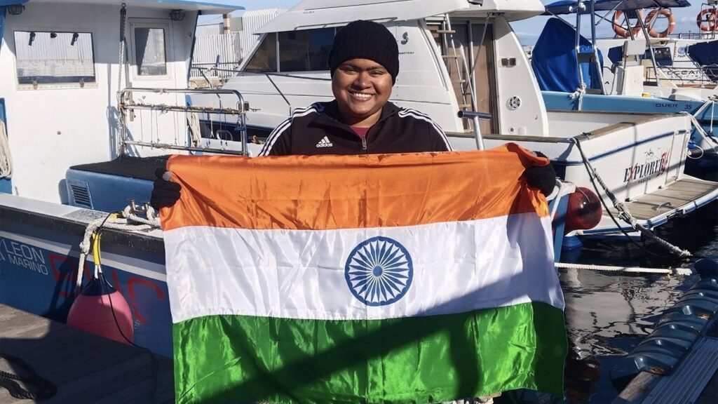 বিশ্বরেকর্ড সায়নীর! সর্বকনিষ্ঠ হিসেবে জিব্রাল্টার জয় বাংলার কন্যার